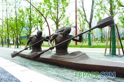 皮劃艇項(xiàng)目雕塑。